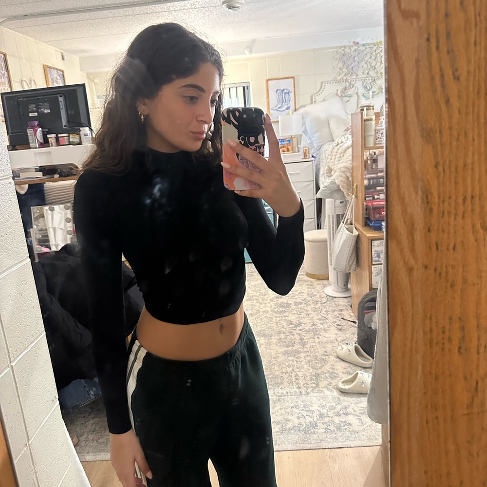 Women's Black Long Sleeve Top